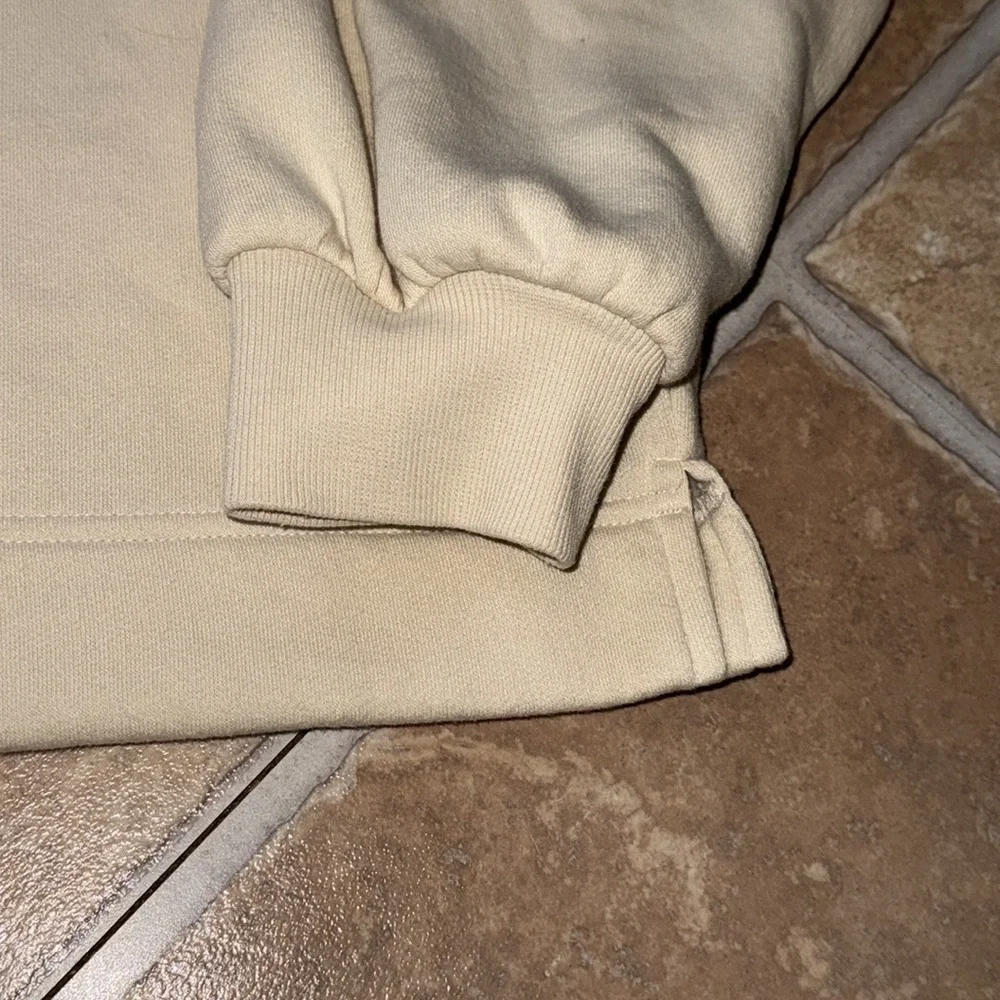 OLD NAVY KIDS/GIRLS LRG 10/12 Cream Sweatshirt with Red Heart Long Sleeve - Picture 4 of 10